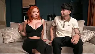Influenciador acaba transando com uma ruiva de peitões enormes - que pica ele tem!