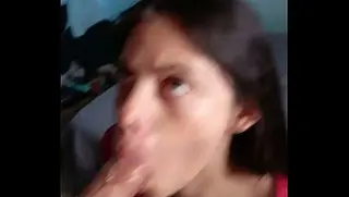Vizinha Infiel - Minha vizinha me convence a fazer sexo oral nela de manhã enquanto o marido dela está no trabalho.