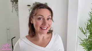 Accidental blind date with my Stepmom - The reason I love a hairy mature MILF