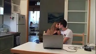 Casais compartilham experiências sexuais