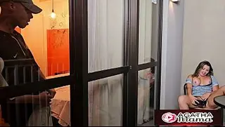 Madrasta safada fode com enteado e amigo pauzudo - Casada safada puta de novinho fode com o enteado e amigo pauzudo enquanto o marido corno esta em viagem.