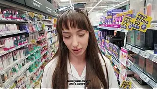 Cliente do supermercado recebe mais do que esperava.