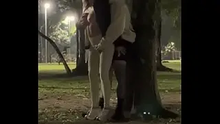 Ficou cheia de tesão no parque e sentou na minha rola na frente do corno - Personal Tatuado fode casada safada apos o treino e faz o marido corno manso gravar tudo