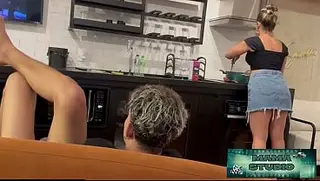 Madrasta Safada Fode com Enteado e pede pra não Contar pro Pai! - Essa Casada safada, fode com o enteado e faz o pauzudo guardar segredo para foder quando quiser