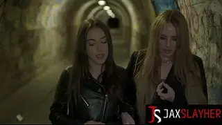 Kasia Nord e Anastasia Brokelyn em um ménage à trois interracial