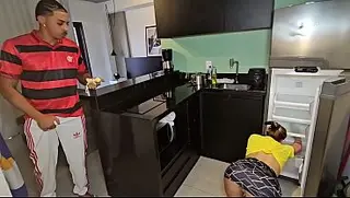 Dia de jogo e eu comemorando fudendo a buceta da minha sogra milf gostosa (COMPLETO NO RED)