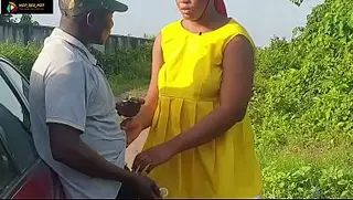 (HXS) ESTUDANTE UNIVERSITÁRIA SEXY TRANSANDO COM UM UNIFORMIZADO