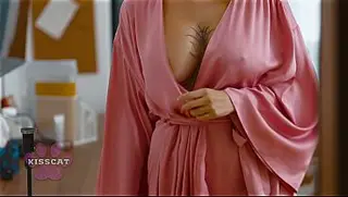 Primeiro eu! Madrasta o leva e depois compartilha a enteada - Kisscat & Foxy Dreams